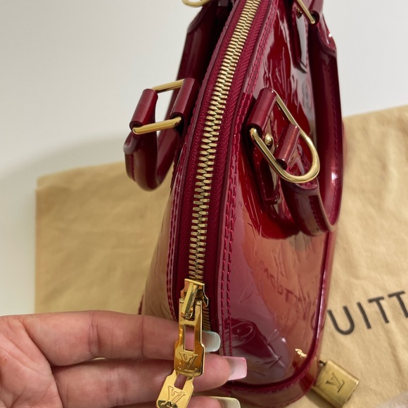 Louis Vuitton BB Alma Vernis Red  Leather Crossbody Bag - Picture 11 of 15